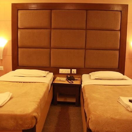 Hotel Parklane Haydarabad Dış mekan fotoğraf