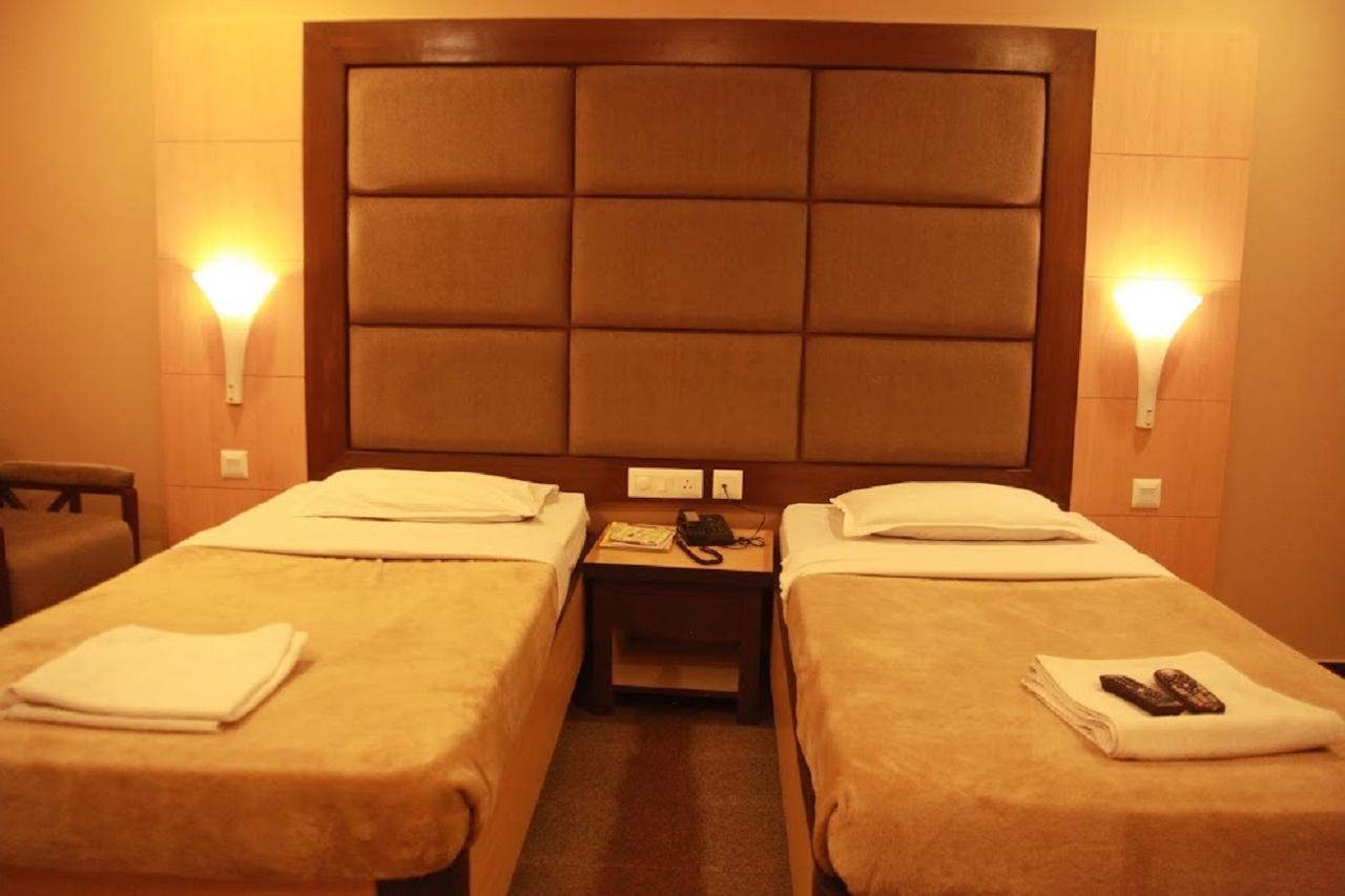 Hotel Parklane Haydarabad Dış mekan fotoğraf