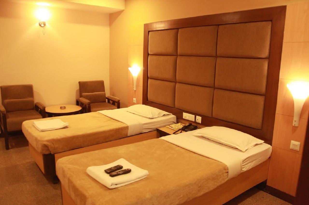 Hotel Parklane Haydarabad Dış mekan fotoğraf