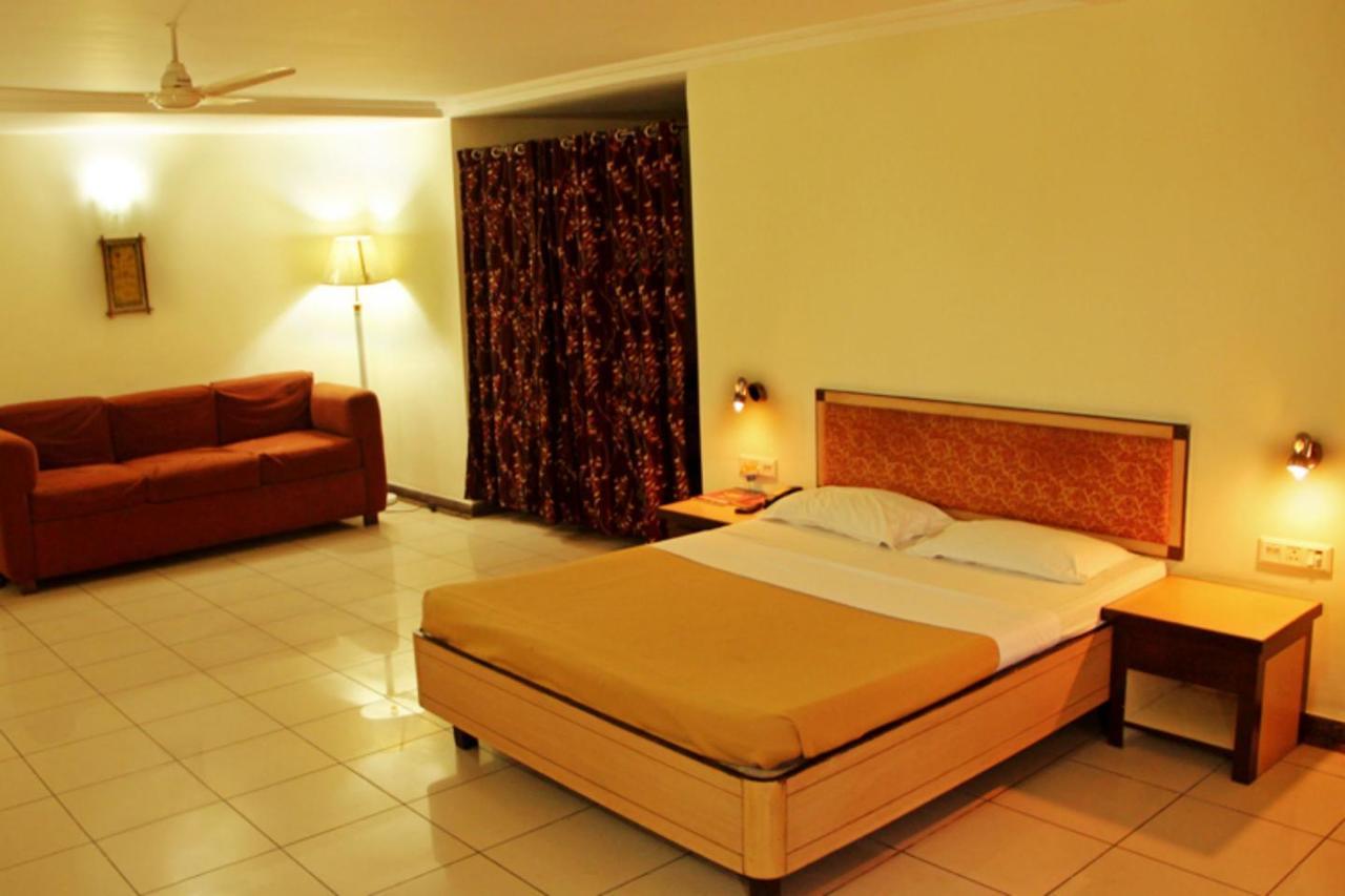 Hotel Parklane Haydarabad Dış mekan fotoğraf